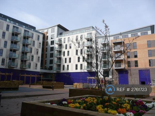 2 bedroom flat in Turner Street, London, E16 (2 bed) (#2761723)