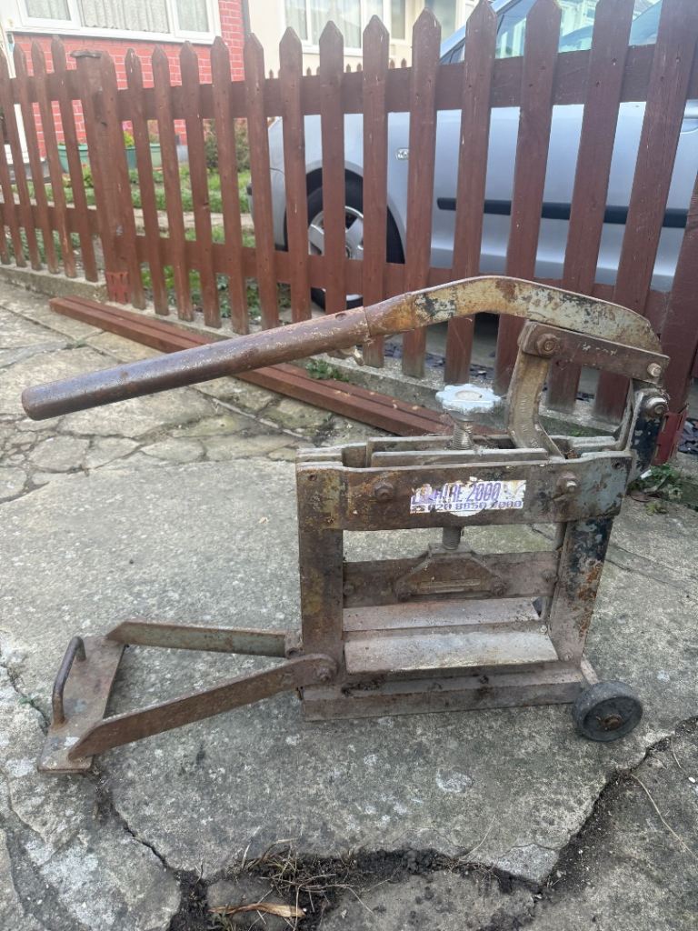 Heavy Duty Block Paving Cutter - Fair Condition