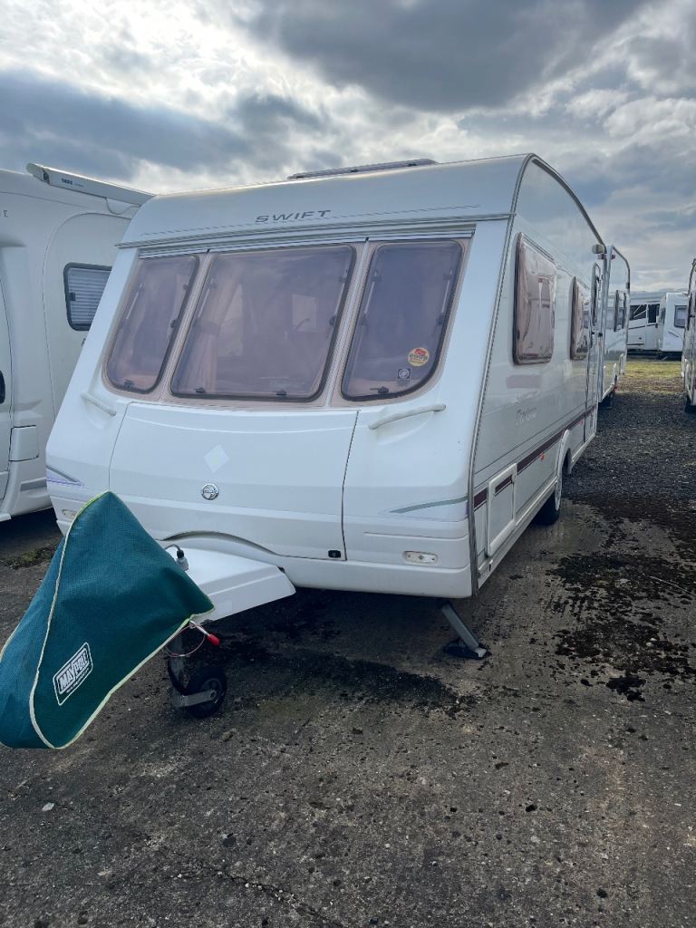 Swift Charisma 570 6 berth