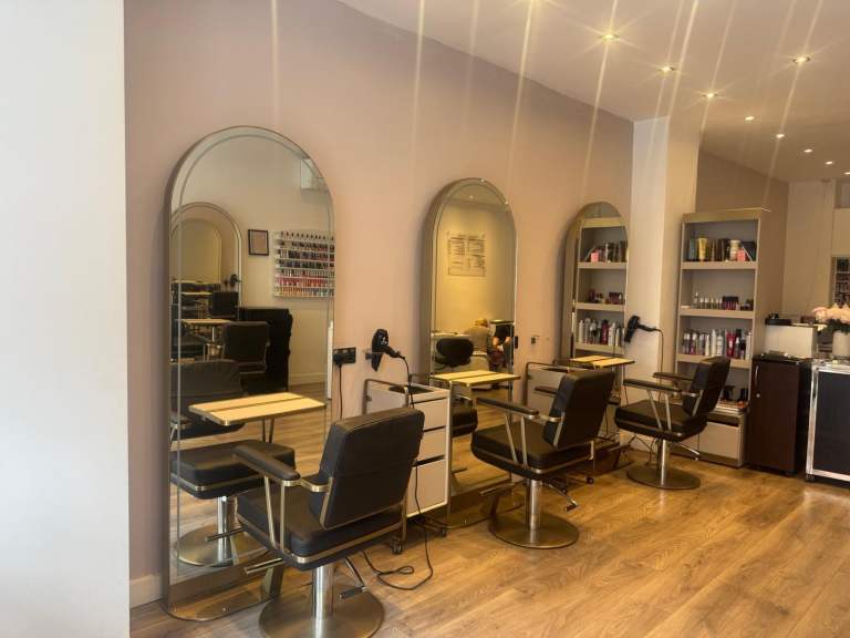  Chair To Rent at a Salon in Angel Islington