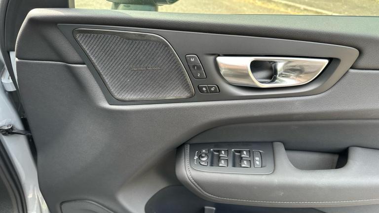 2025 Volvo XC60 2.0 B5 MHEV Plus Auto AWD Euro 6 (s/s) 5dr ESTATE Petrol/Electric Hybrid Automatic