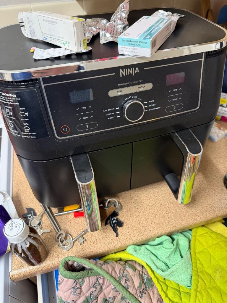 Air fryer ninja as new no offer 
