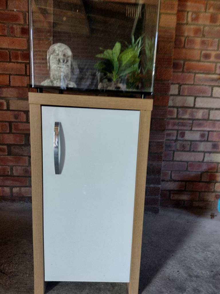 Price dropped..Aqua One Fish Tank with Light and Cabinet