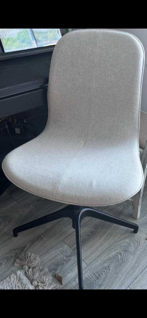 Ikea desk / conference chair (langfjall)