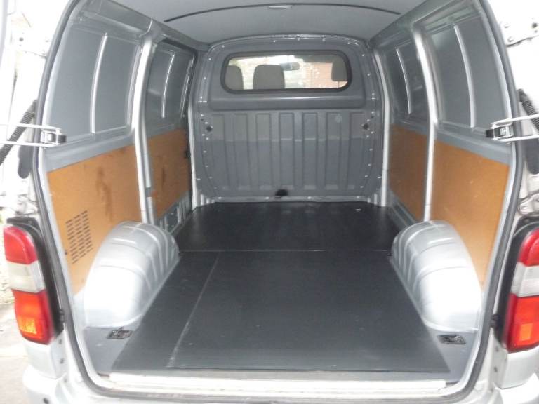 Reliable man with a clean van