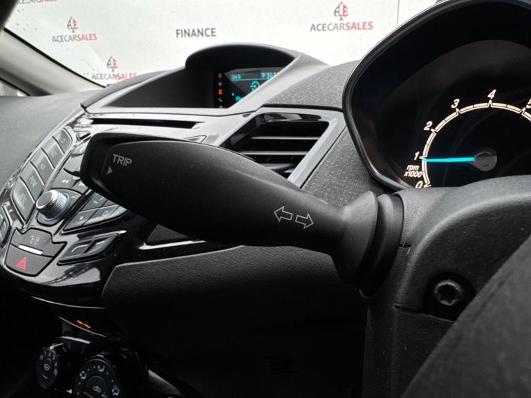 2015 Ford Fiesta 1.0 EcoBoost 140 Zetec S Red 3dr HATCHBACK PETROL Manual