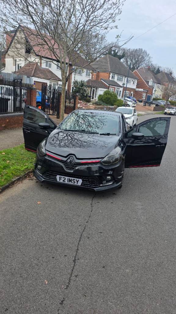 Renault clio 1.2 petrol 2015