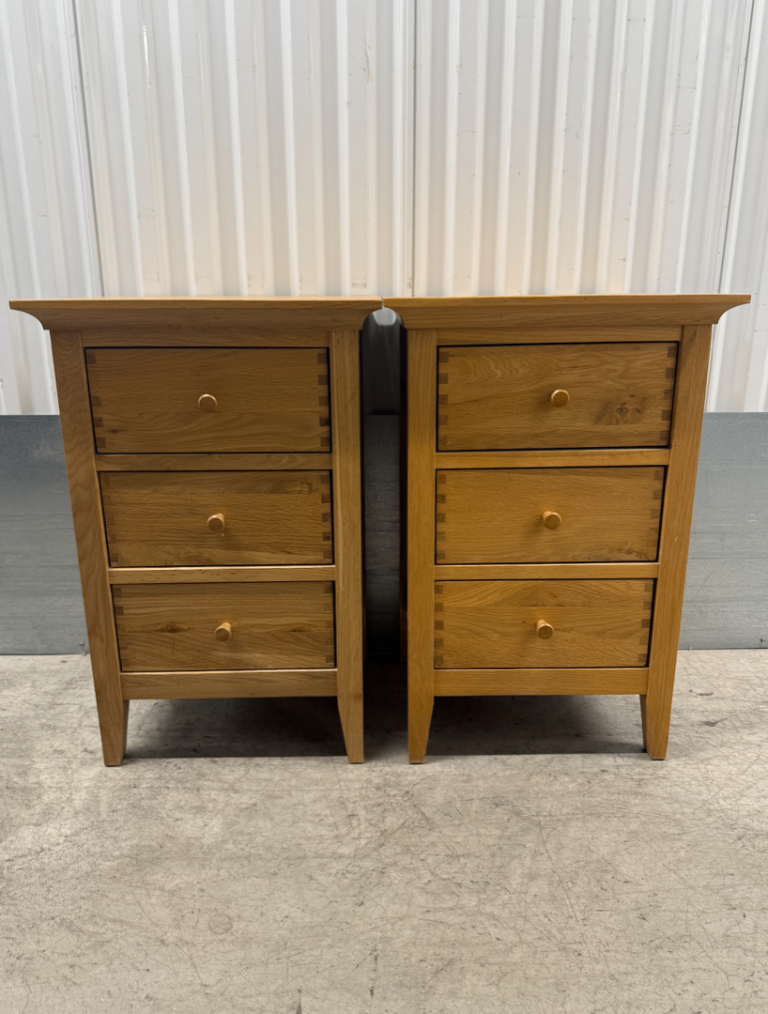 Solid Oak Pair of Willis & Gambier Bedside Tables