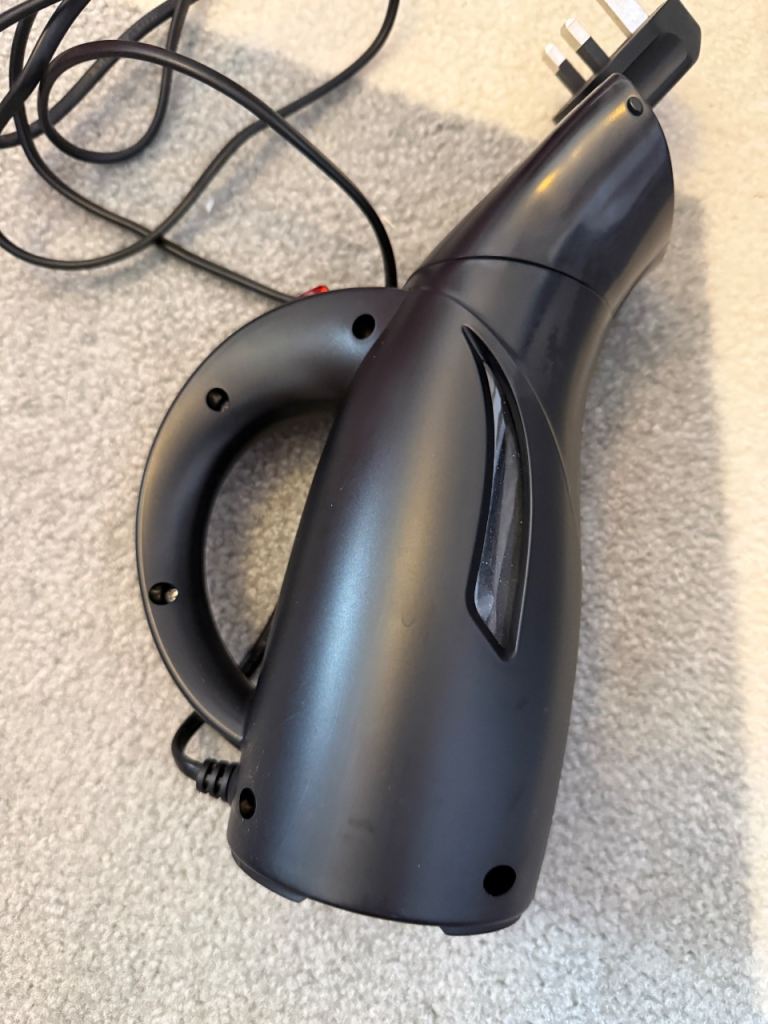 LM-1609S Handheld Garment Steamer – Black, As Good As New