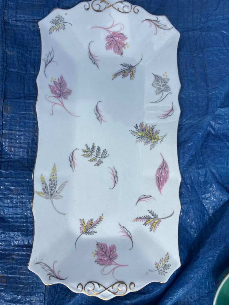 Decorative Ceramic Serving Platter with Leaf Design