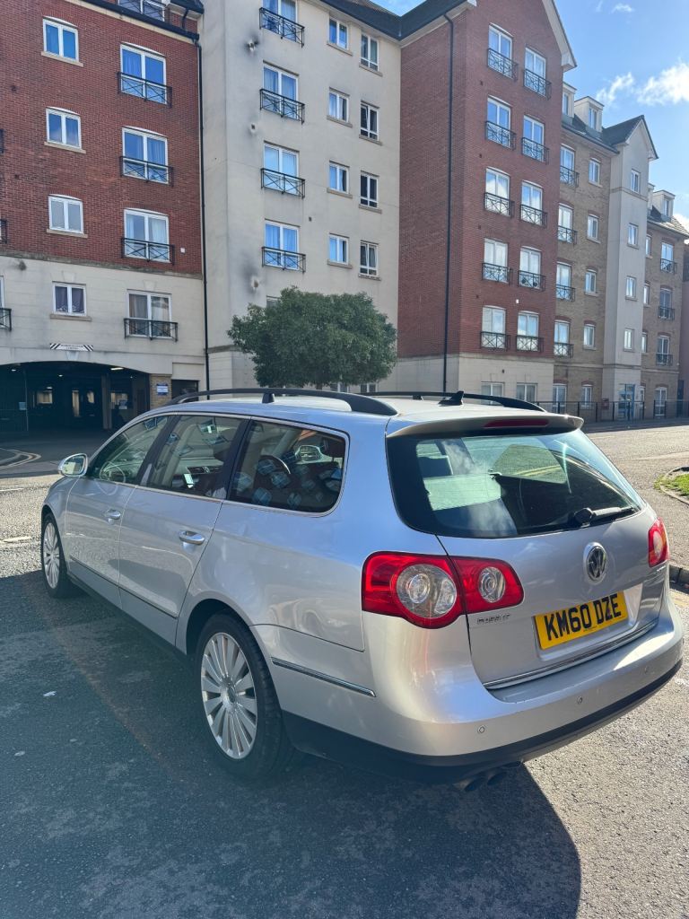 Volkswagen, PASSAT, Estate, 2010, Semi-Auto, 1968 (cc),5 doors - Image 4