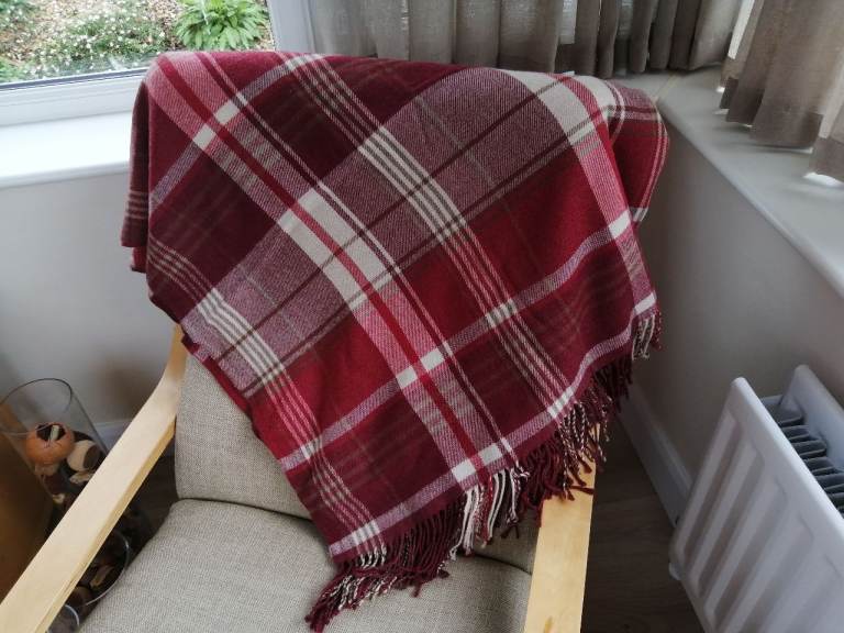 RED CHECK LARGE THROW - 186 cm SQUARE - AS NEW