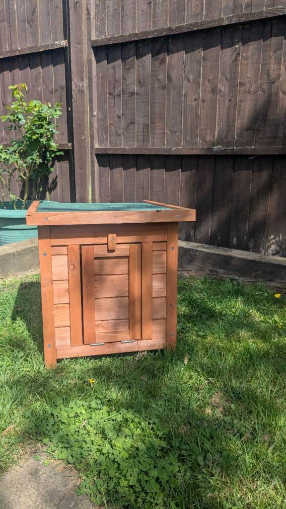 Rabbit guinea pig house