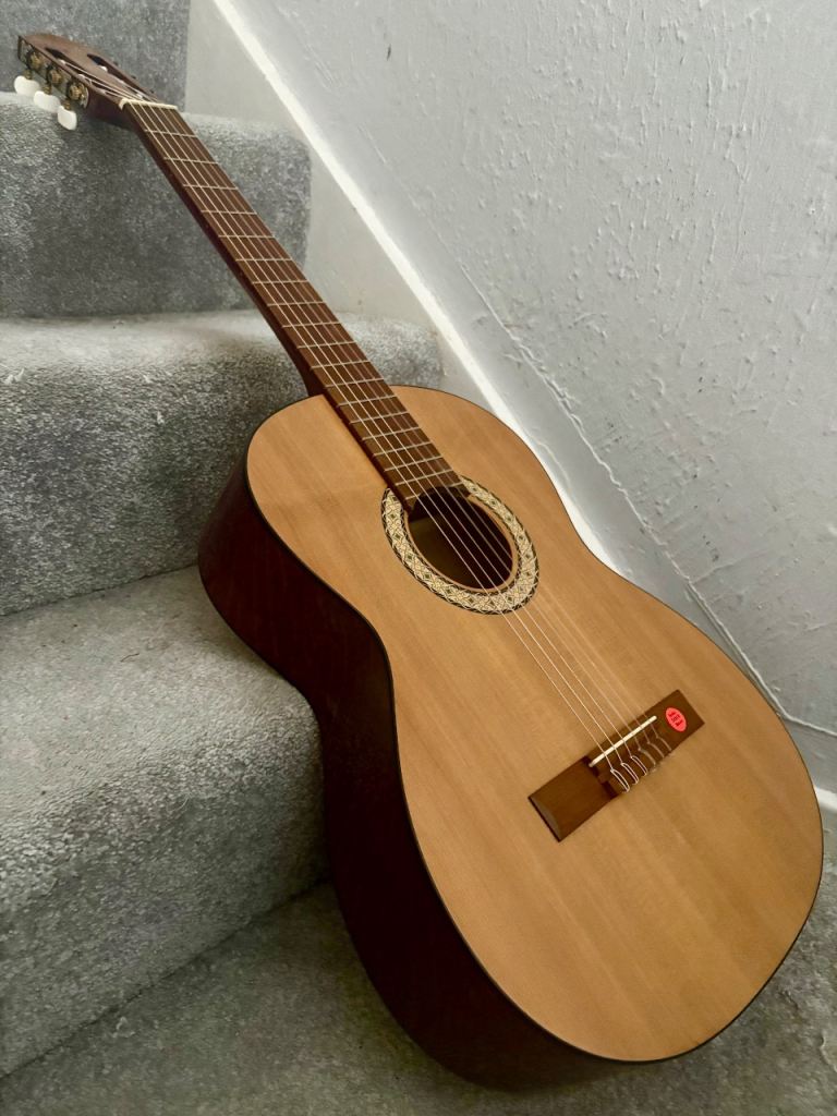 Lovely Quality Solid Top Classical Spanish Acoustic Guitar