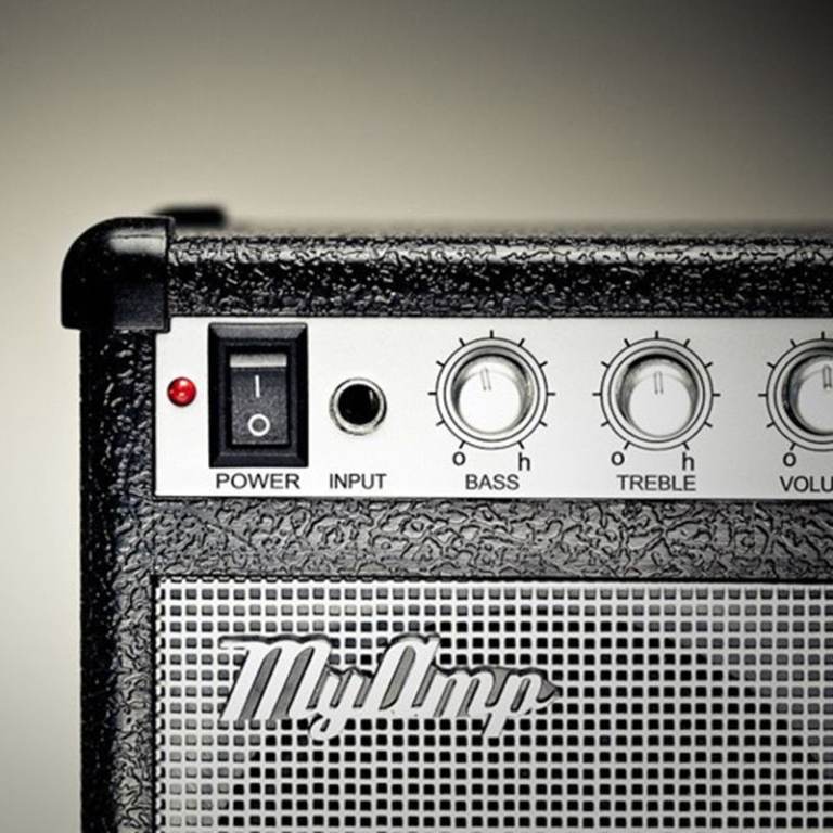 Amp o Mini Speakers Bass Stereo Amplifier only £4