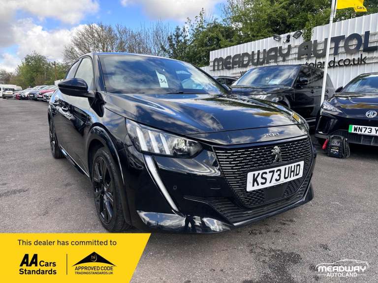 2023 Peugeot 208 1.2 PureTech 100 GT 5dr EAT8 HATCHBACK PETROL Automatic