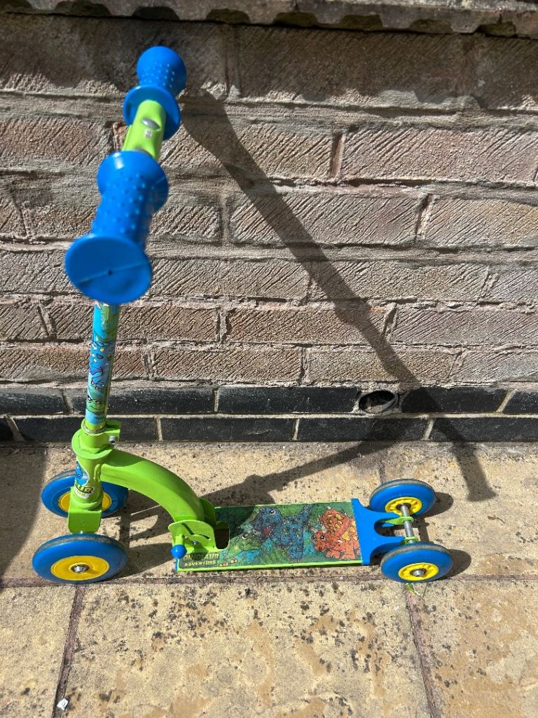Verve Kids Scooter and Matching Helmet – Good Condition