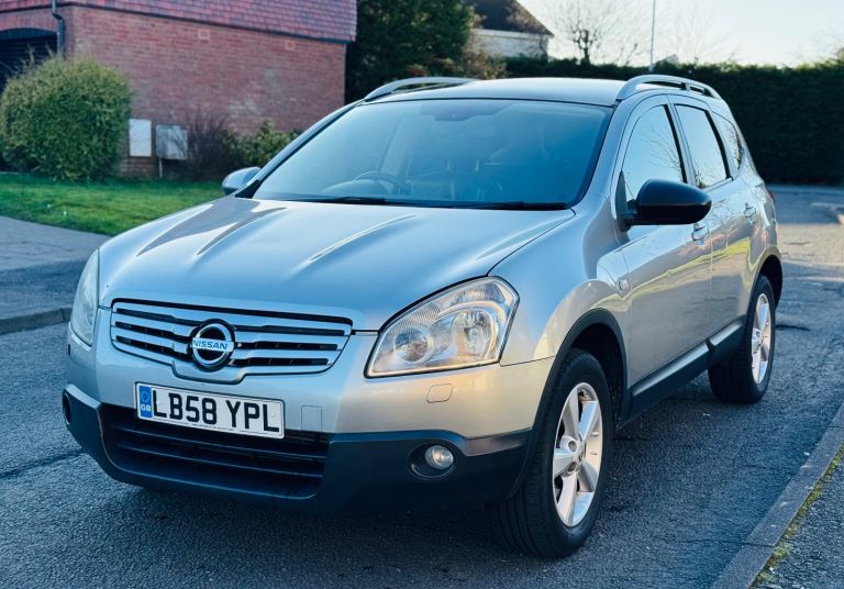 Automatic Nisan Qashqai Panoramic 7 seats