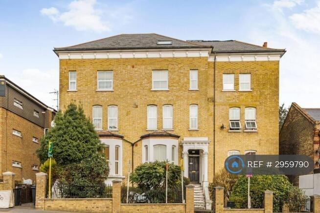 1 bedroom flat in Portland Road, London, SE25 (1 bed) (#2959790)