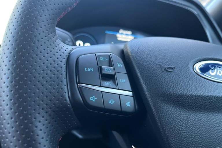 2024 Ford Focus ST-LINE X | Heated Seats/Wheel | B+O Audio | Sync 4 Touchscreen Navigation  Hatch...