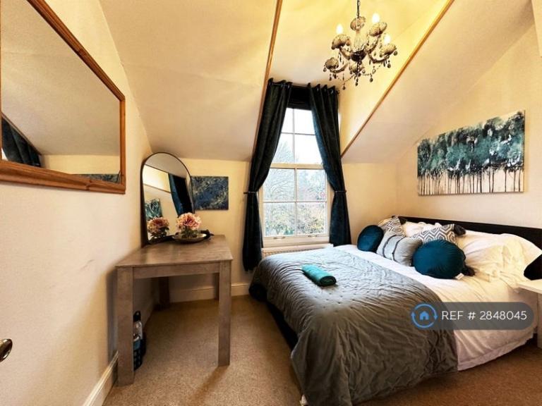 1 bedroom flat in Alma Road, Windsor, SL4 (1 bed) (#2848045)