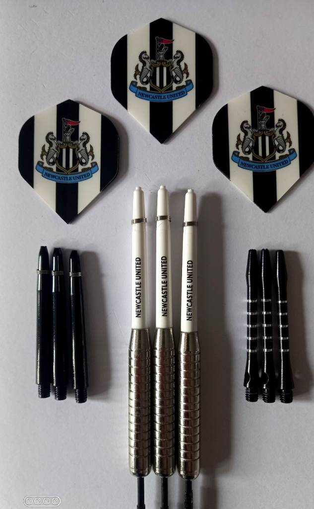 Newcastle United Dart Set Official Flights,Stems ,Toon Mags Set Of Darts 