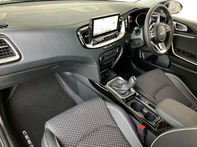 2025 Kia Ceed 1.5T GDi ISG 138 3 5dr Hatchback PETROL Manual