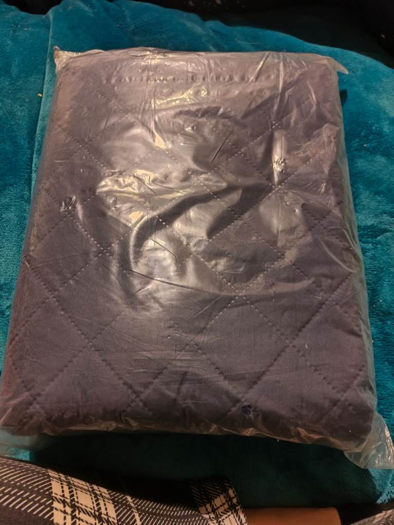 Water resistant navy blue blanket