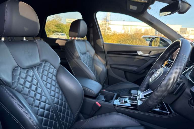 2022 Audi Q5 Edition 1 40 TDI quattro 204 PS S tronic SUV DIESEL Automatic