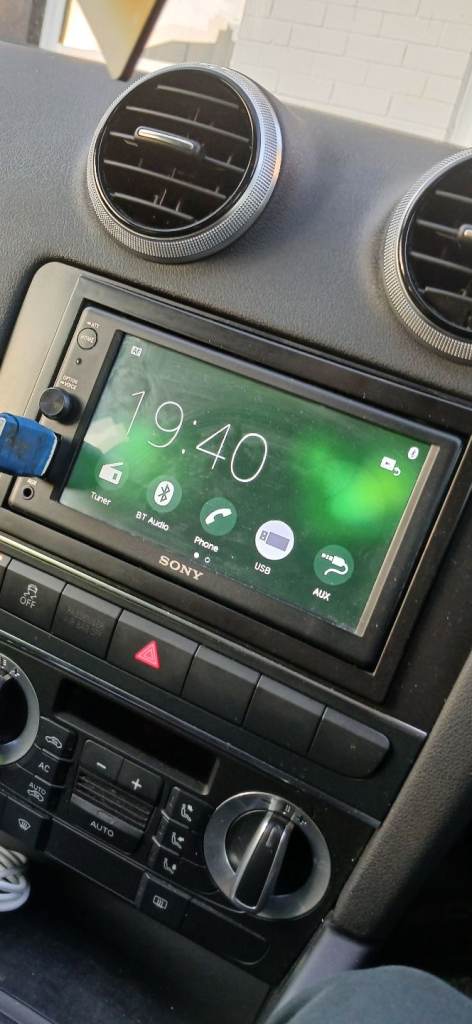 SONY XAV-1000 APPLE CAR PLAY
