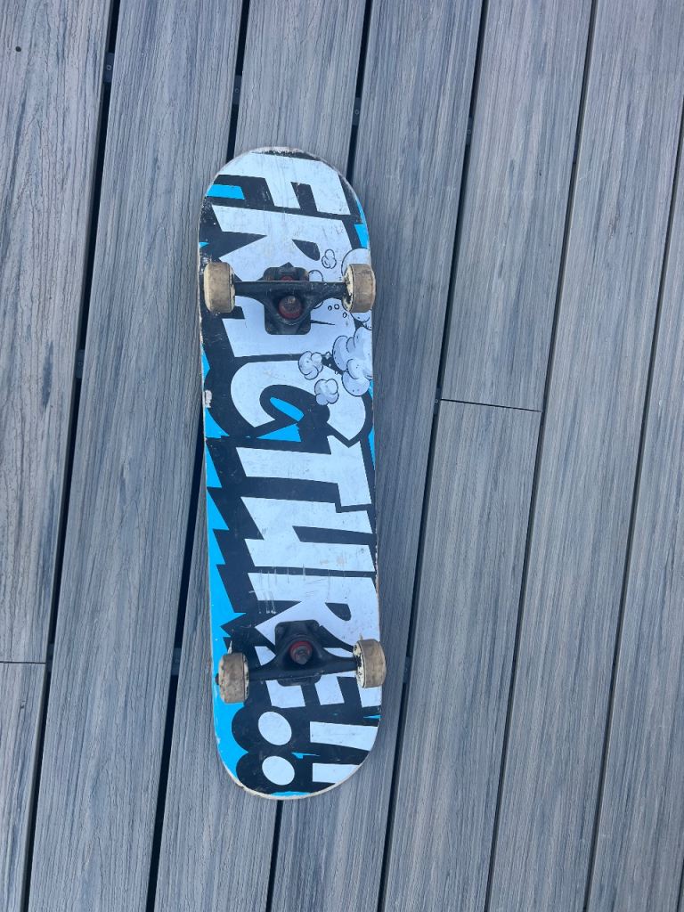 Fracture Skateboard 