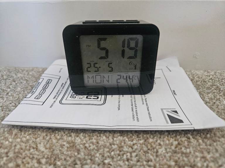 Acctim Cole RC LCD Alarm Clock – radio-controlled alarm clock