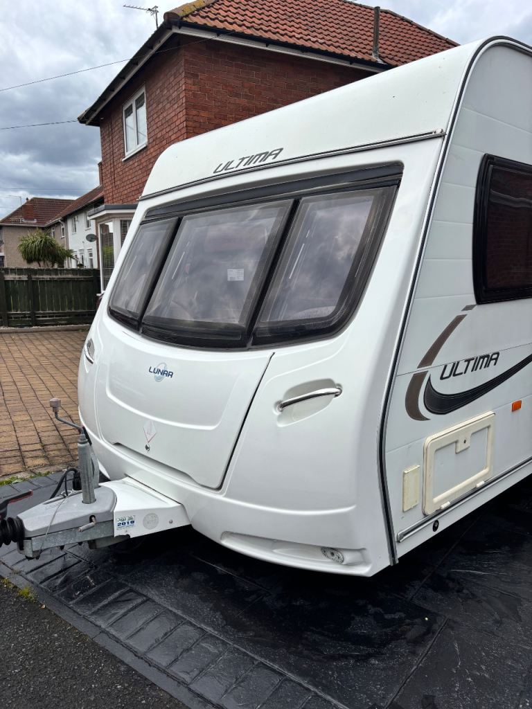 2012 Lunar ultima touring caravan