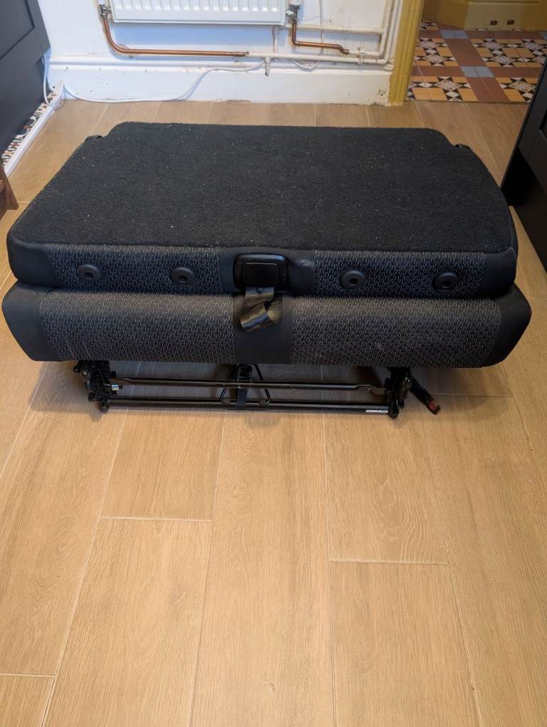 Rear seats for van 