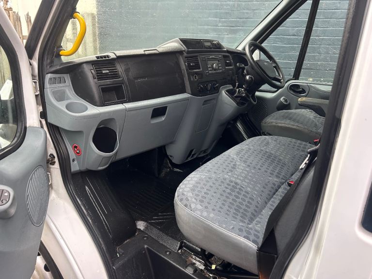92,000 MILES FORD TRANSIT 17 SEAT MINIBUS 2011 60 REG EXCELLENT CONDITION NO VAT