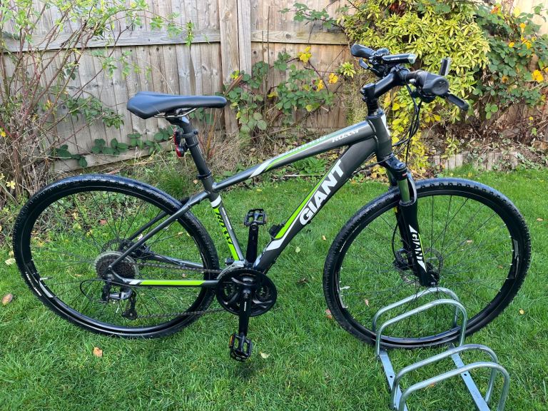 image for Giant Roam Mountain bike( lightweight aluminium)  Pristine condition 