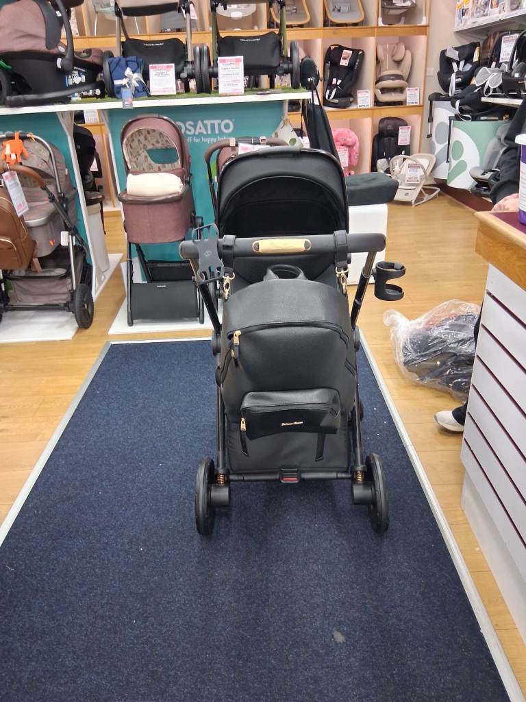 Silver Cross Pioneer Pram/Stroller - Black & Gold, Excellent Condition
