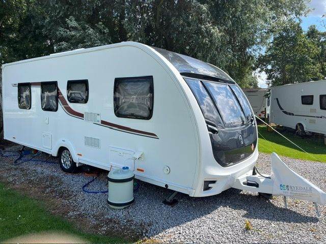 Swift Challenger 560 end bedroom , ALDE wet central heating, motor mover & extras
