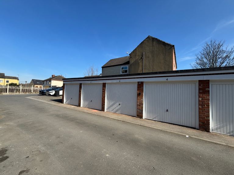 Garages To Let - Victoria Avenue, Rothwell, Leeds & within easy access of M1, M62 & M621