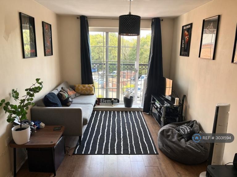 2 bedroom flat in Greenings Court, Warrington, WA2 (2 bed) (#3031594)
