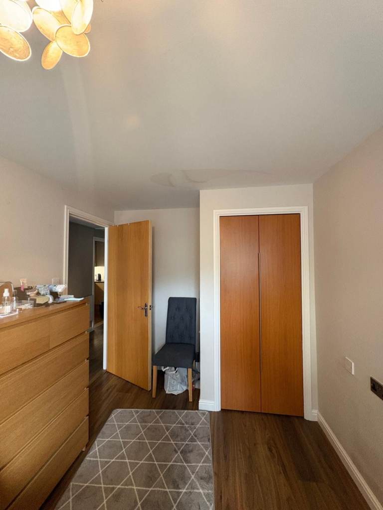 A room to rent (center of Leith)