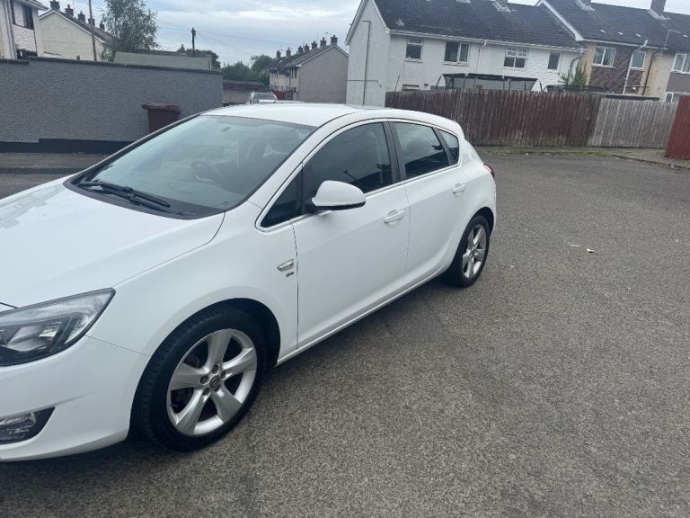 Vauxhall, ASTRA, Hatchback, 2011, Manual, 1598 (cc), 5 doors