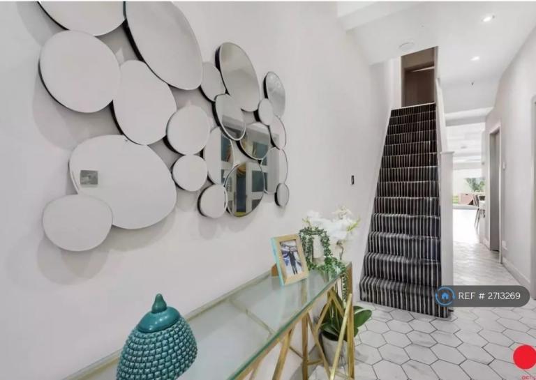 6 bedroom house in Neville Road, London, E7 (6 bed) (#2713269)