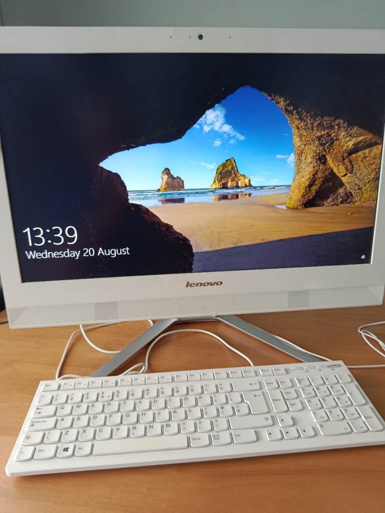 ALL IN ONE DESKTOP LENOVOi3 HD INTEL CORE24 inch SCREEN