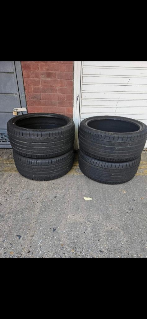 21 inch tyers. 