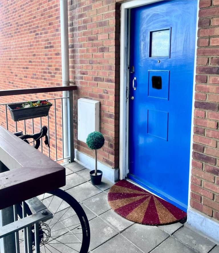 SE1 Large New Flat With Balcony