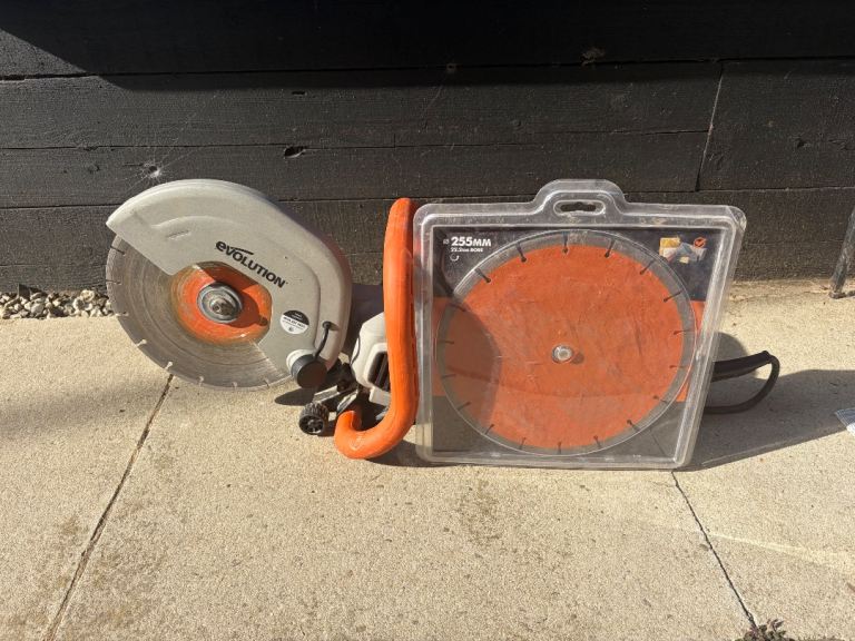 Evolution disc cutter with 255mm Blade – Excellent Condition