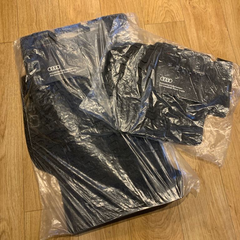 Audi Q2 Genuine Rubber Mats New in packaging 