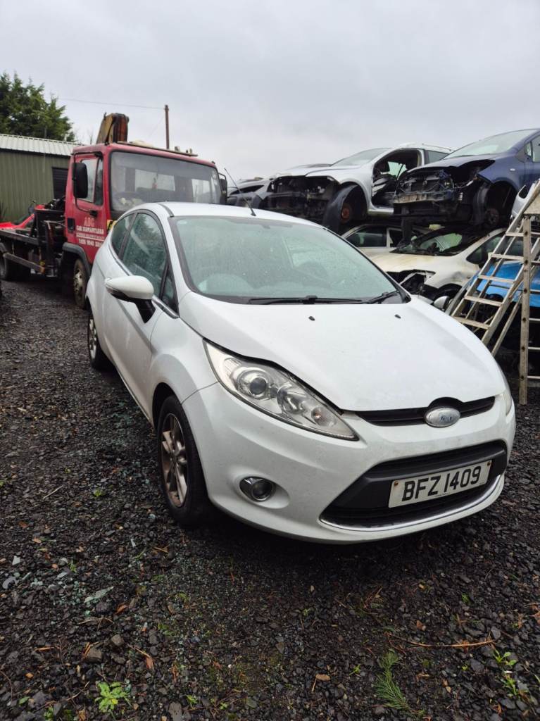 2010 FORD FIESTA 1.3 PETROL BREAKING FOR PARTS