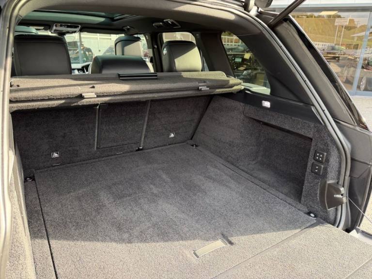 2020 70 RANGE ROVER 3.0 SD V6 VOGUE SE Diesel Auto with only 38,000 miles